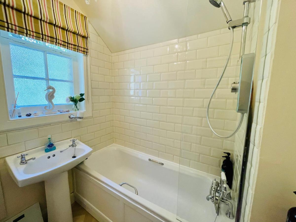 Carnell Country Estate & Holiday Cottages In Ayrshire Hurlford المظهر الخارجي الصورة